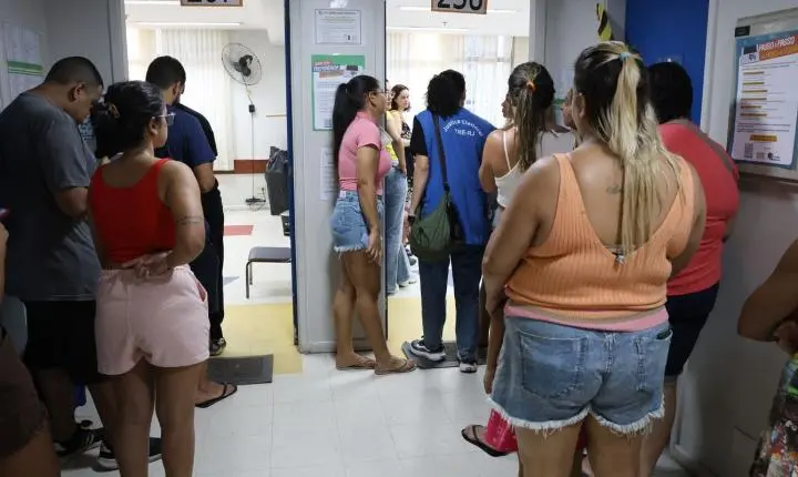 Moradores da Maré se mobilizam para informar sobre locais de votação