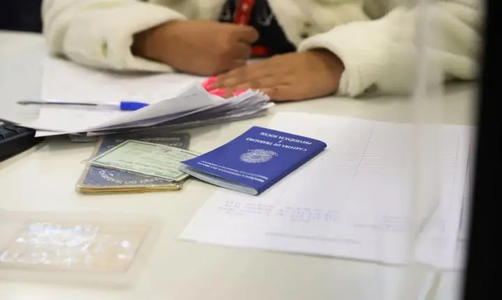 Mutirão de emprego em Curitiba oferece mais de 600 vagas nesta quarta-feira
