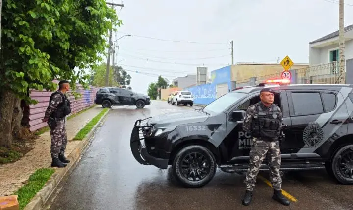 Polícia faz negociação após invasão de CMEI em Curitiba