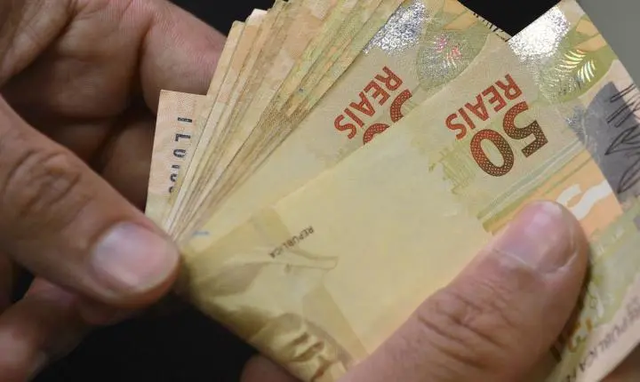 Número de superendividados no Brasil cresce 75% e atinge 20,3 milhões, diz BC