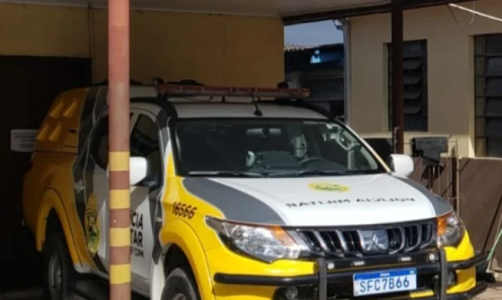 Polícia Militar e Conselho Tutelar flagram jovens com álcool em Rio Azul