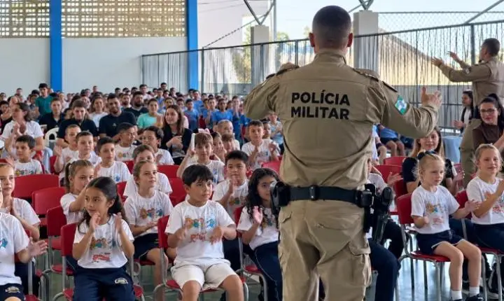Formatura do PROERD Kids e ações do Dia das Crianças movimentam Rio Azul