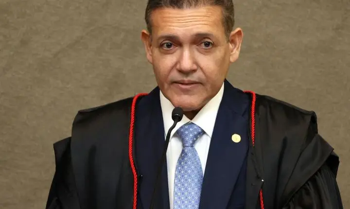 TSE determina a suspensão de canal no WhatsApp a pedido de Flávio