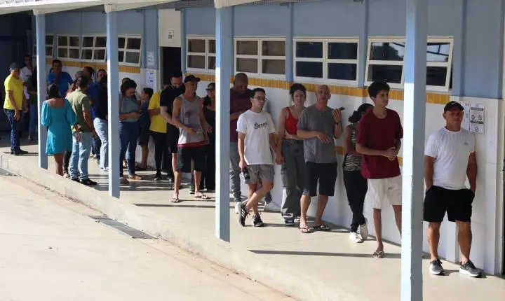 Cristiano Zanin determina ampliação do horário de votação até as 19h no Brasil